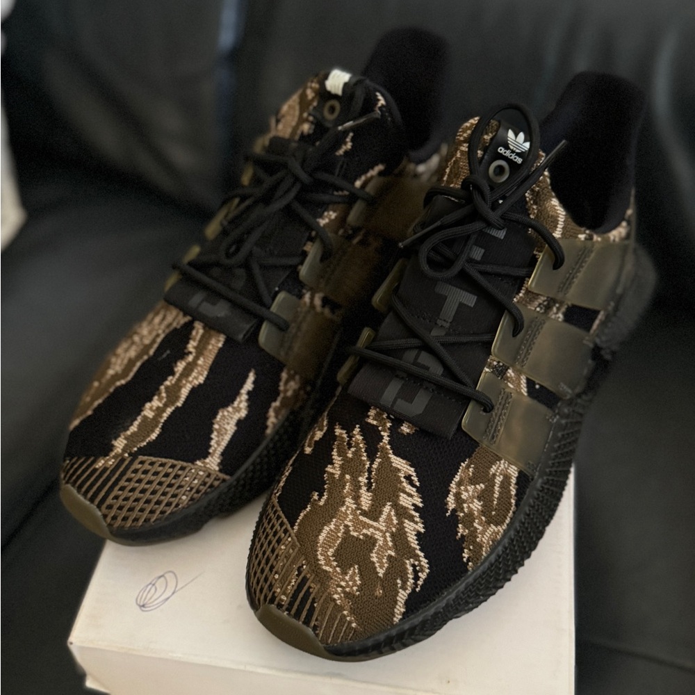 Adidas Men's Black and Brown Sneakers